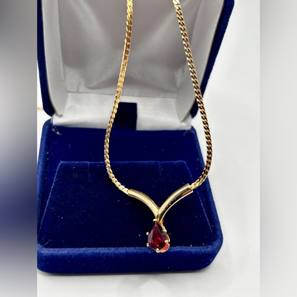 Vintage Burgundy Garnet Gemstone Gold Necklace January Birthstone - Picture 13 of 13